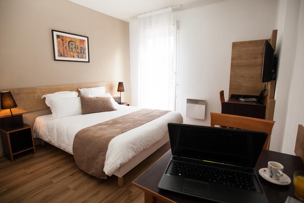 Studio met Queensize Bed