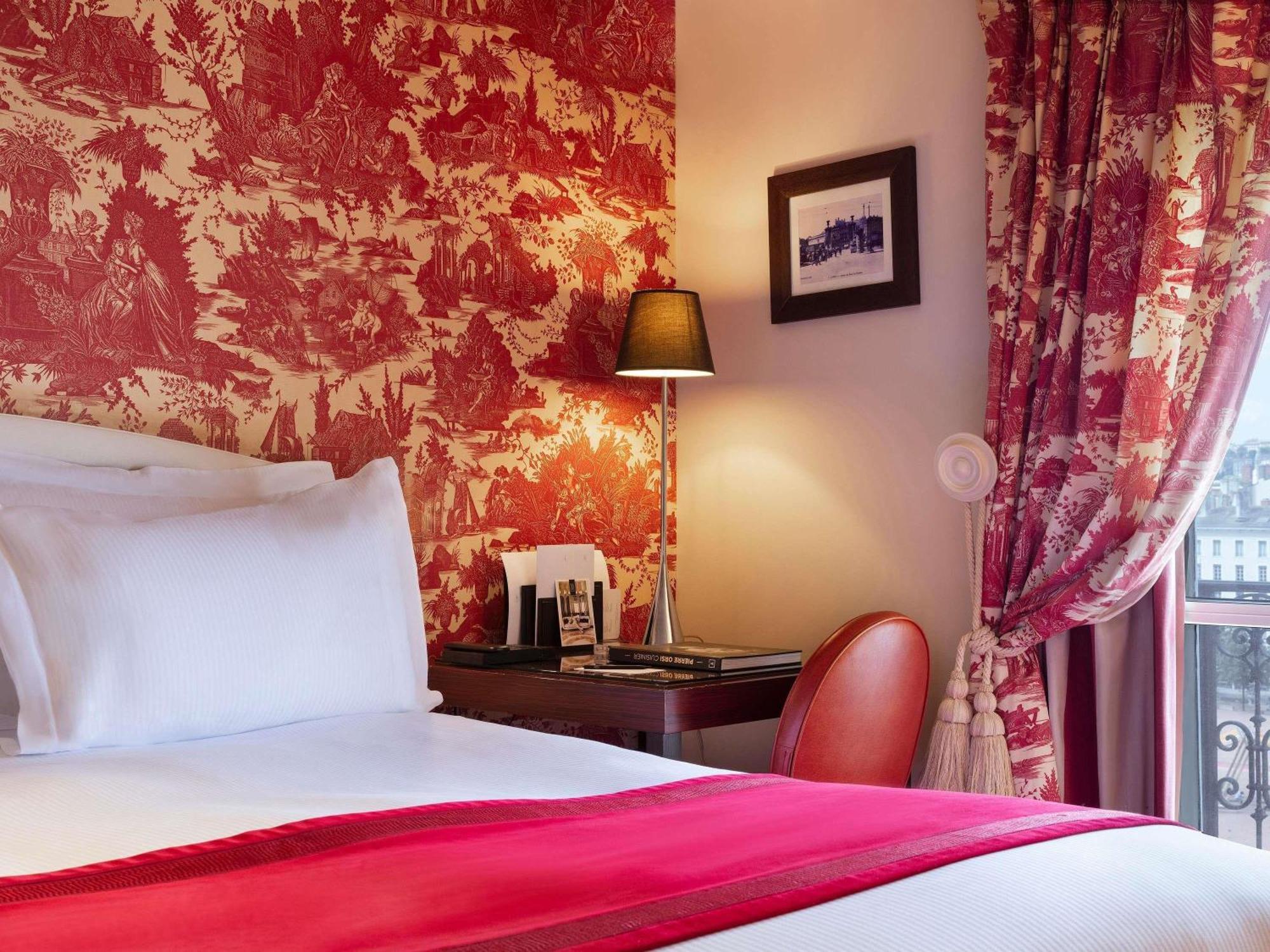 Classic Double Room with City View