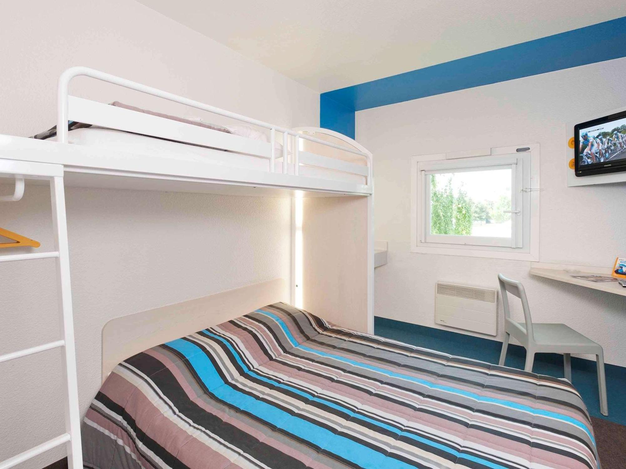 Chambre Triple avec Salle de Bains Commune