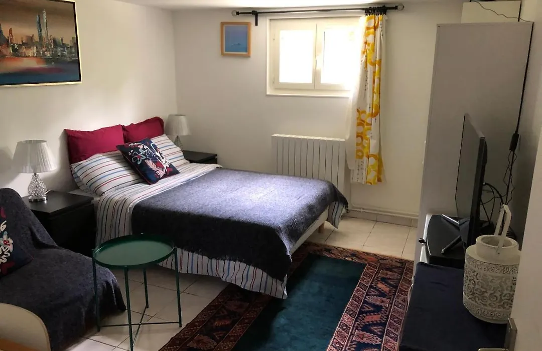Room In House Near Lycee International St Germain En Laye-1