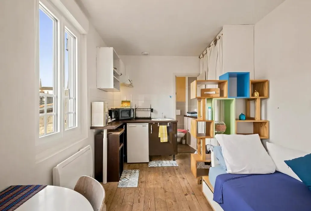 B&B Le Miroir Aux Fees Bordeaux-1
