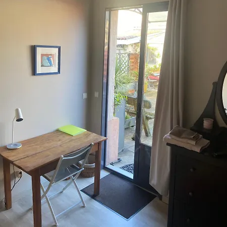 Calme , Proche Du Centre, Grande Terrasse, Petit Dejeuner-2