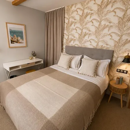 Hôtel Une Chambre en Ville-2