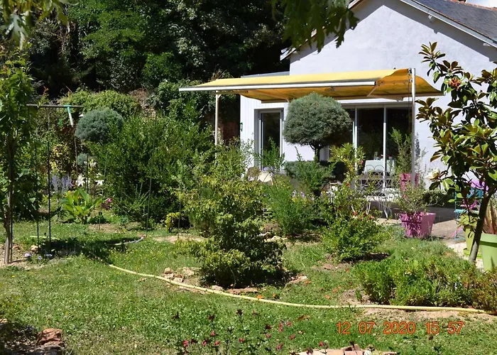 Brissac-Quince Hotels
