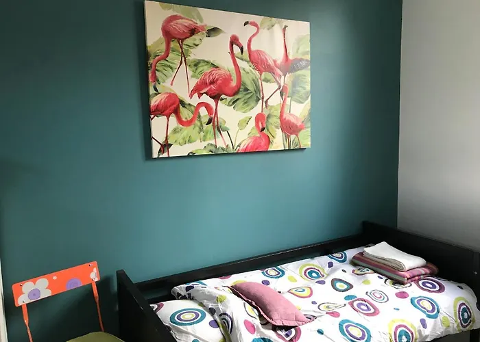 Chambre indépendante avec SDB-Terrasse privative. Centre ville Nîmes