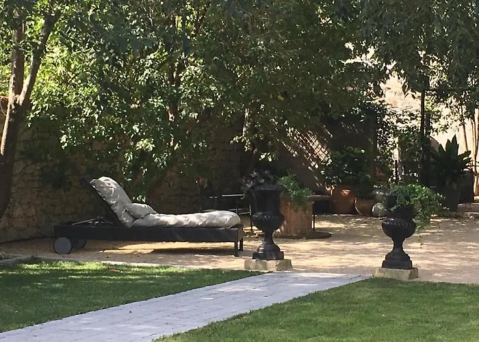 Chambre Cote Jardin Nîmes
