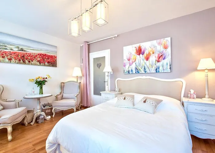 ! A découvrir ! NATURALBNB - Chambres d'hôtes zen au calme - Top confort et reposant - PARKING GRATUIT SECURISE - Garage vélos et motos - OFFERT COPIEUX PETIT DEJEUNER fait maison sucré-salé, local et bio - Accueil et convivialité garantis ! Villeurb