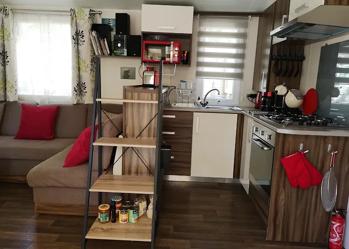 Meublé de tourisme 6/8 pers bord de mer sur camping 4* Vias