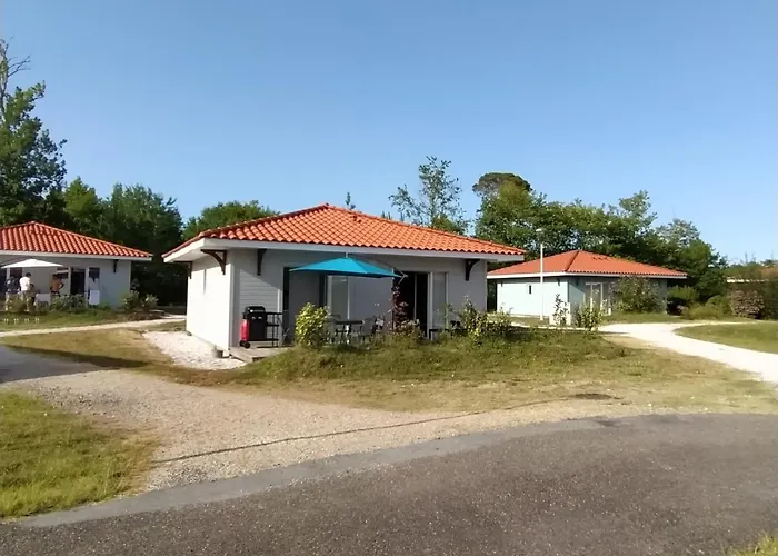 Bella Villa proche Océan, parking, lits faits, serviettes Parentis-en-Born avec Piscine