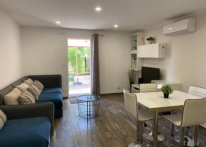 Petite Maison Au Calme Avec Jardin Clim Et Parking Toulon Privée