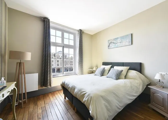 La Cour Des Grands Bed and Breakfast Arras