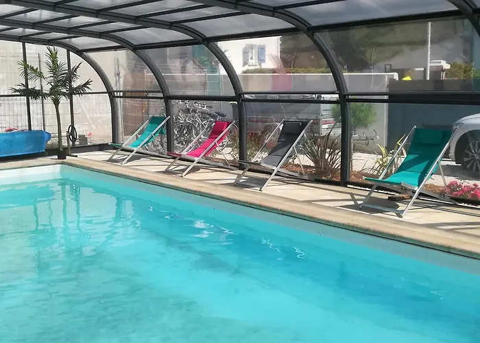 Gite LES BALISES- BABORD-Maisons de bord de mer avec spa -SAINT GILLES CROIX DE VIE - 27 Avenue NOTRE DAME avec Piscine