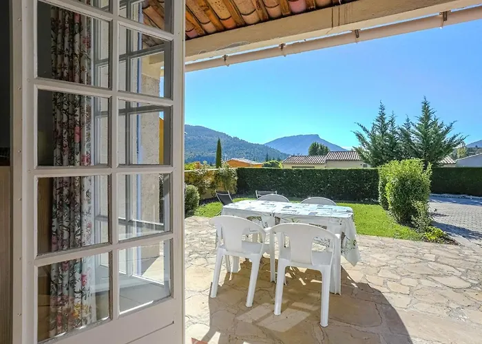 Villa In Castellane Near Lake And Forest avec Piscine