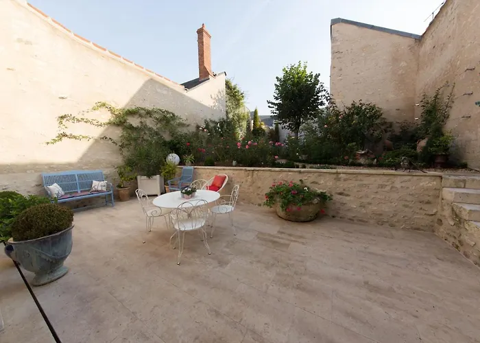 Room In Guest Room - This 10Th Century Home Sits In An Extraordinary Setting In The Center Of Orléans