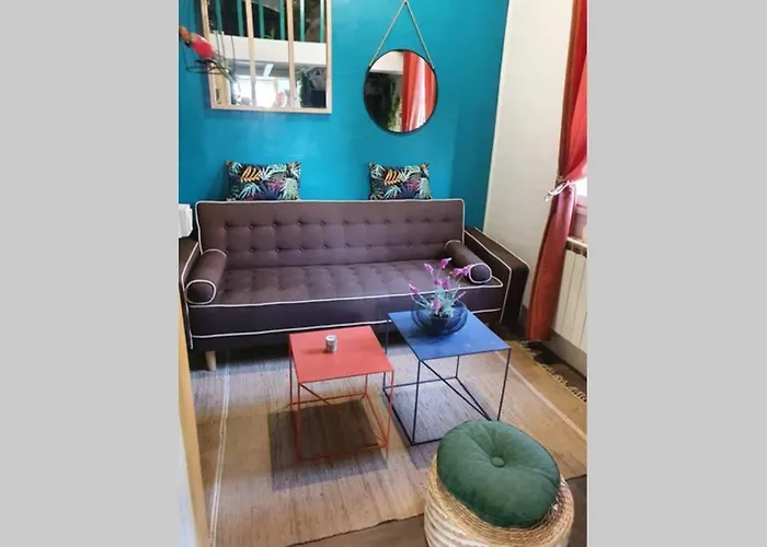 La Romance Jacuzzi Sauna Jardin Au Calme Niort Privée