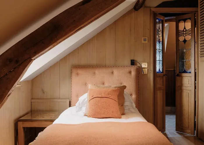 Radepont Hotels
