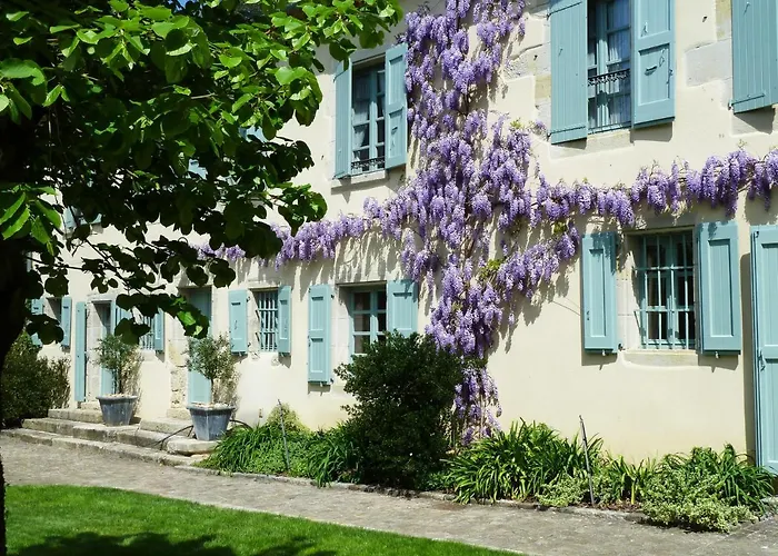 Villa The Courtyard à Castres  avec Piscine