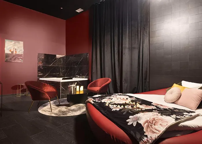 Legend Majestic Superbe Love Room - Jacuzzi - Champagne - Romantisme - Parking Prive Gratuit Mâcon