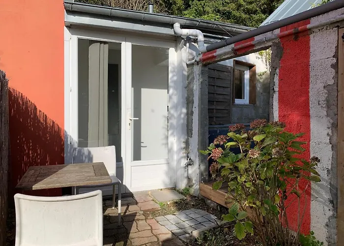 ECO STUDIOS mezzanine wifi stationnement rue gratuit terrasse dans jardin Rouen avec Piscine