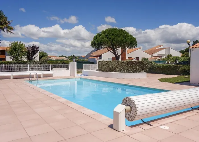 Holiday Home Le Hameau de L'Auture Saint-Palais-sur-Mer avec Piscine