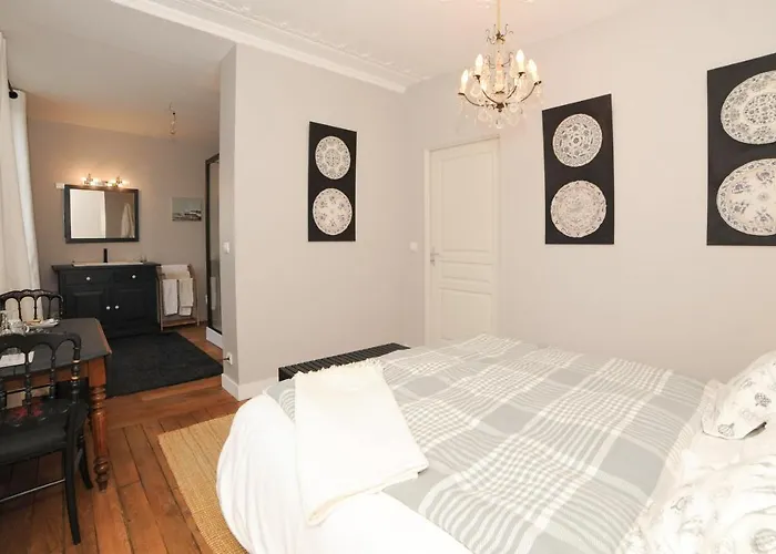Le Jardin Cathedrale Bed and Breakfast Chartres