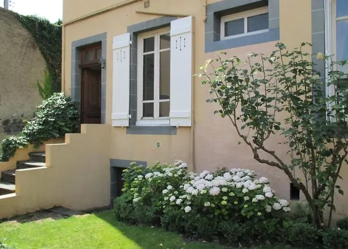 Bed and Breakfast Propriété Charbaymond à Clermont-Ferrand