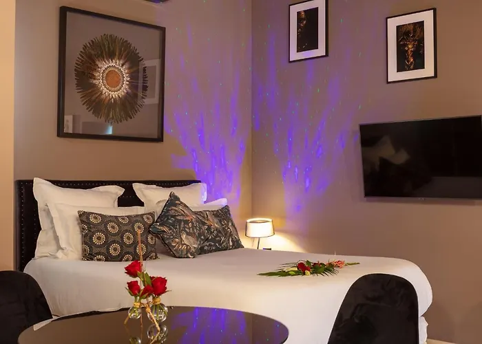 Les Chambres Romantiques - Jacuzzi Privatif, Domaine Aixois D'Exception Aix-en-Provence