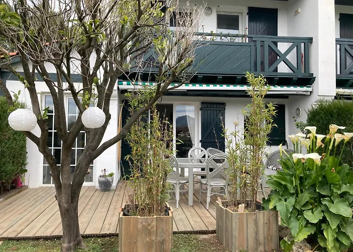 Maison KAPACO à Hendaye plage, 5 pièces, 7 personnes, jardin, piscine, tennis avec Piscine