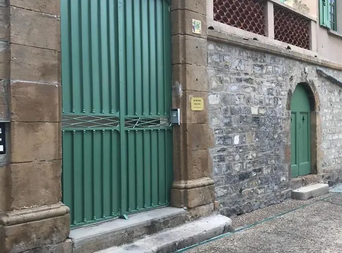 Le Beffroi Bed and Breakfast Millau