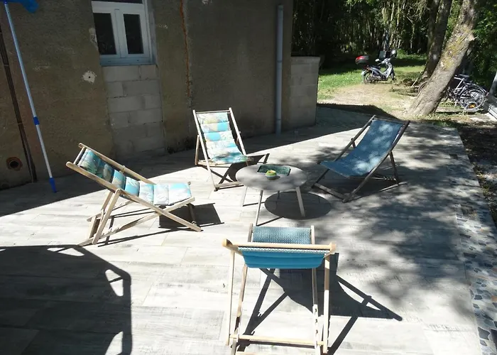 Petite Maison De Campagne En Centre Ville Bourges avec Piscine