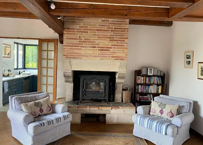 Maison de 2 chambres avec piscine privee jardin amenage et wifi a Bruniquel avec Piscine