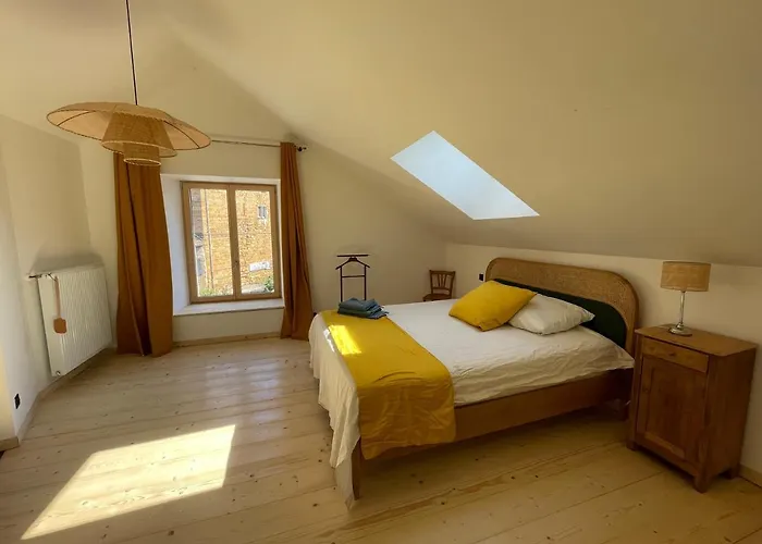 Maison près de la rivière Arbois Privée