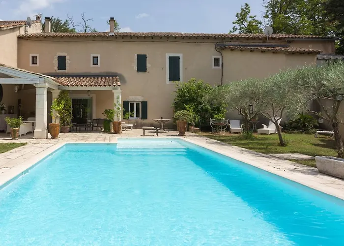 Les Écuries du Château Le Pontet  avec Piscine