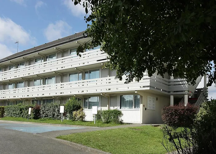 Brit Hotel Dinan - Taden