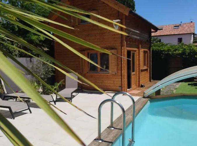 Villa Châlet proche plage avec piscine privée et jacuzzi. à Tarnos avec Piscine
