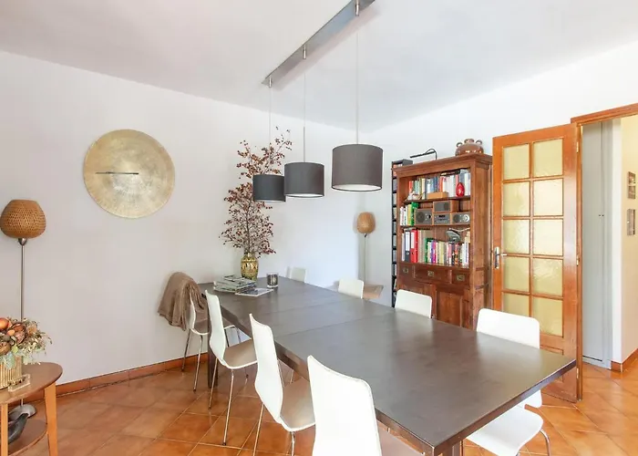 Very Attractive Detached Villa With Swimming Pool Aups avec Piscine