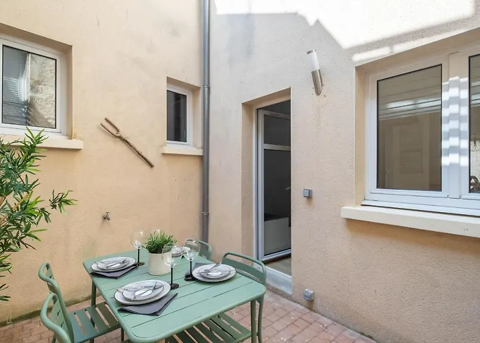 Maison de ville en plein centre avec terrasse Poitiers