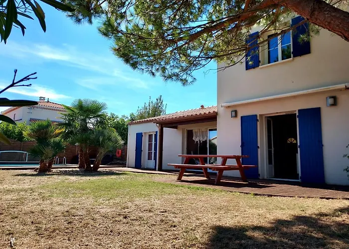Villa Maison familiale avec piscine chauffée à Saint-Georges-de-Didonne avec Piscine