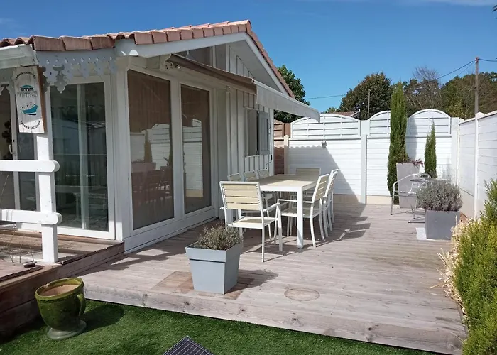 Villa La cabane et sa cascade à Lège-Cap-Ferret avec Piscine