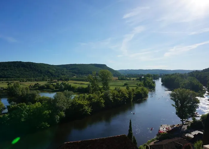 Maison d'amis Beynac-et-Cazenac avec Piscine