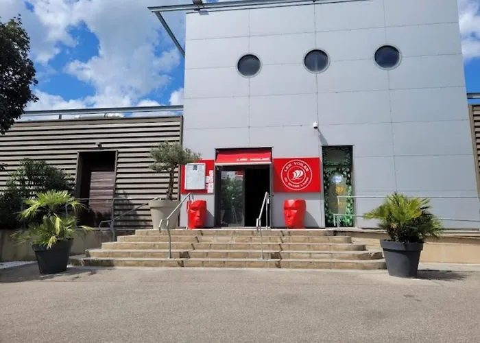 Bungalow 2/4 personnes dans résidence Hôtelière Meyzieu