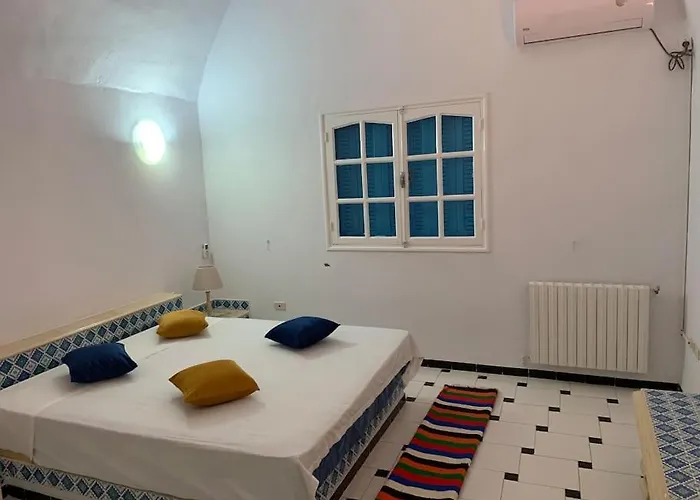 Villa La Perle De Kerkennah à Clermont-Ferrand avec Piscine