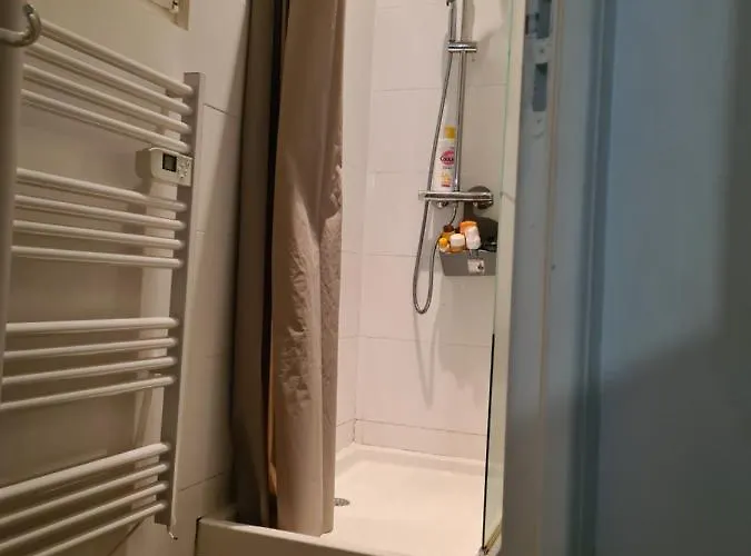 Chambre Privee Dans Un Tres Bel Appartement Sur Le Port Bonifacio 