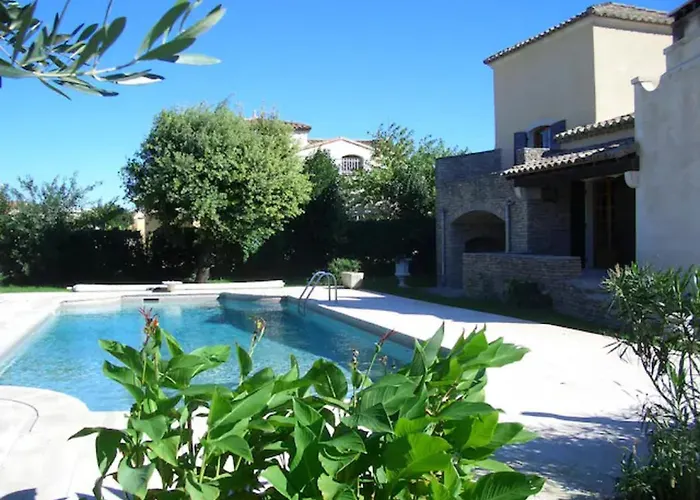Petit Chateau En Camargue Lunel  avec Piscine