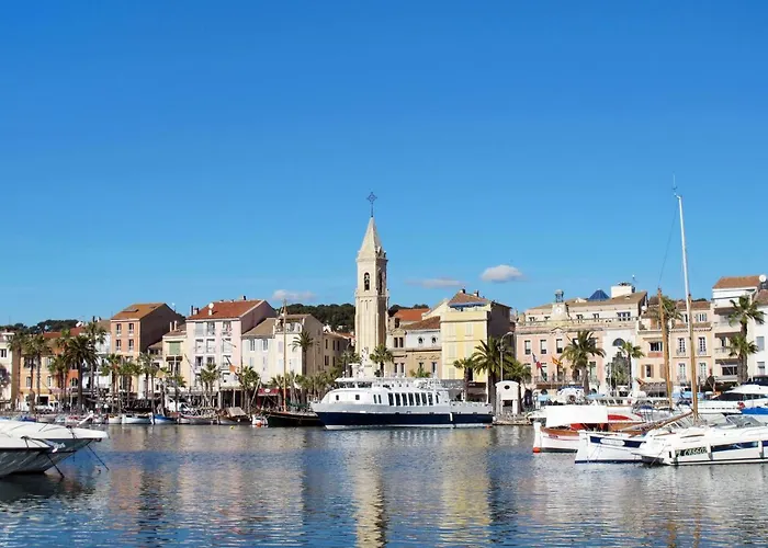 Holiday Home Baie de Bandol - SAY110 Sanary-sur-Mer avec Piscine