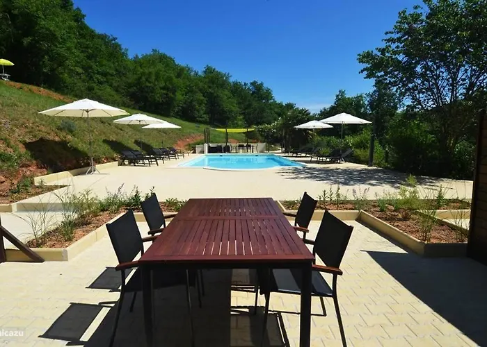 Gîte Duras Souillac avec Piscine