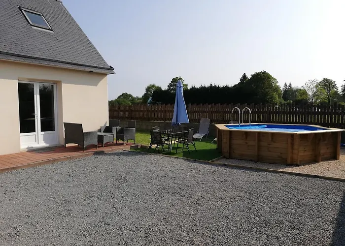 Agréable maison neuve, 5 personnes, piscine hors-sol privée du 15 juin à mi-septembre Moëlan-sur-Mer avec Piscine