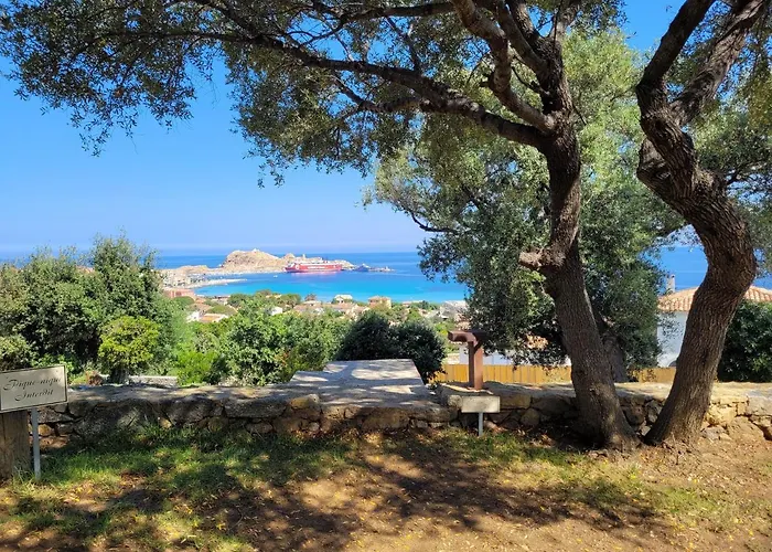 La Bergerie Hotel LʼÎle-Rousse