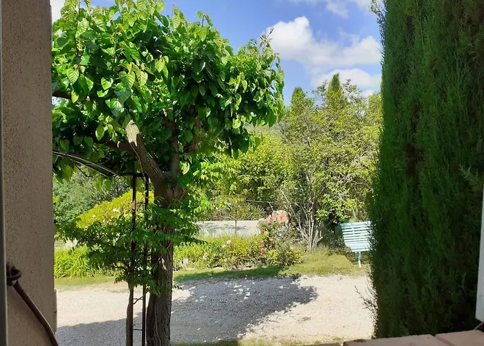 Hotel Le Jas Du Colombier à Moustiers-Sainte-Marie avec Piscine