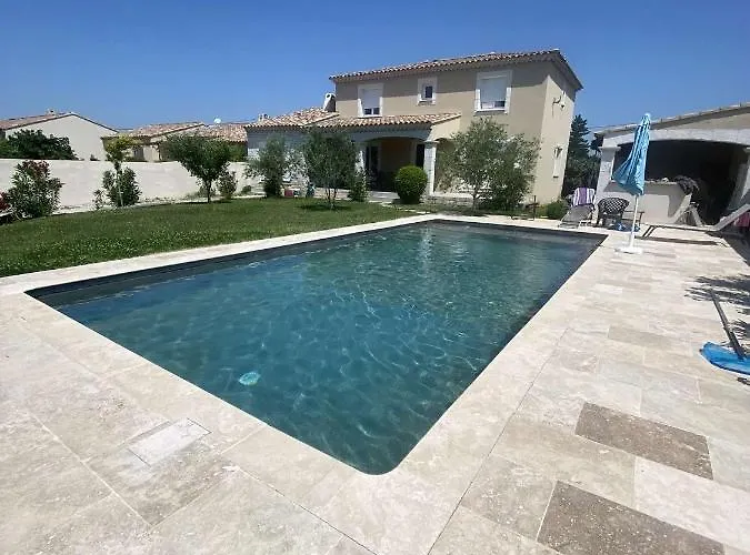 La Maison des coeurs Vacqueyras avec Piscine